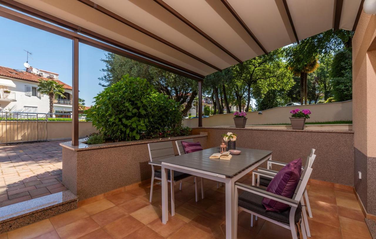 Apartments Villa Ana Poreč Exteriör bild