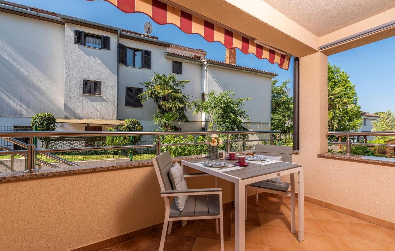 Apartments Villa Ana Poreč Exteriör bild
