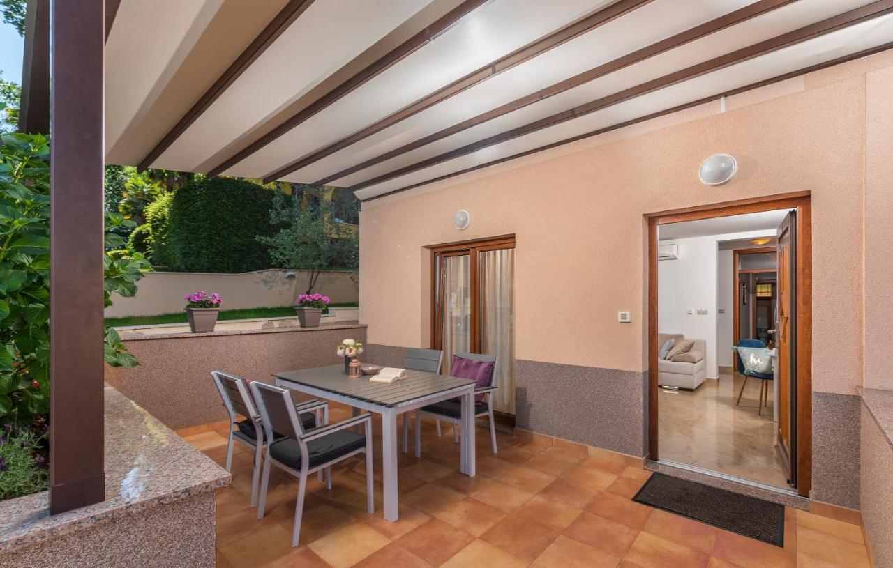 Apartments Villa Ana Poreč Exteriör bild