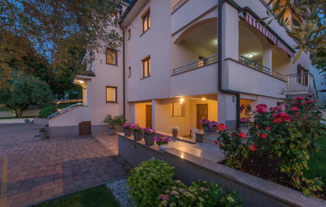 Apartments Villa Ana Poreč Exteriör bild
