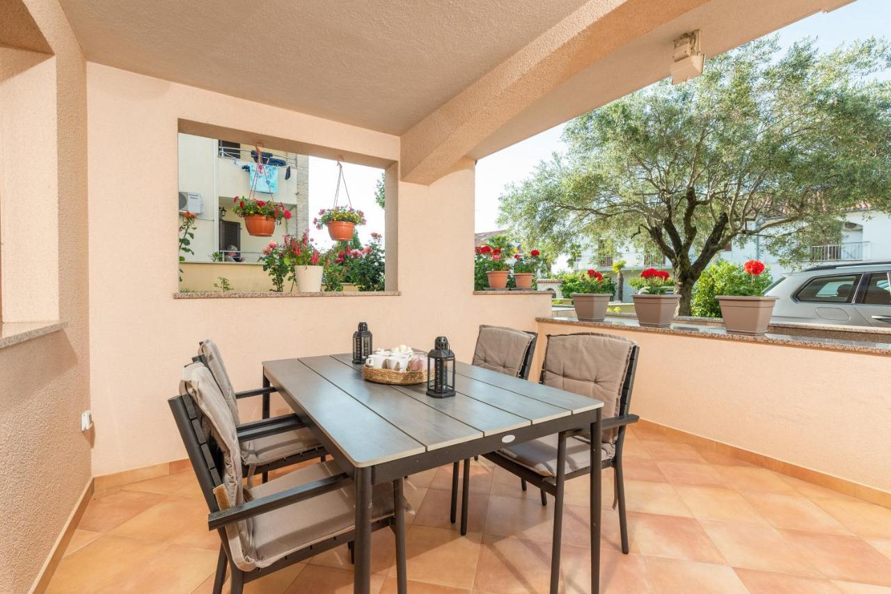 Apartments Villa Ana Poreč Exteriör bild